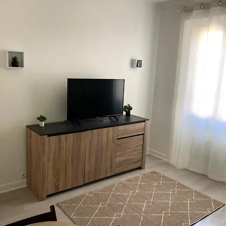 Appartement à 2 Pas Du Centre *