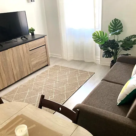 A 2 Pas Du Centre Apartment