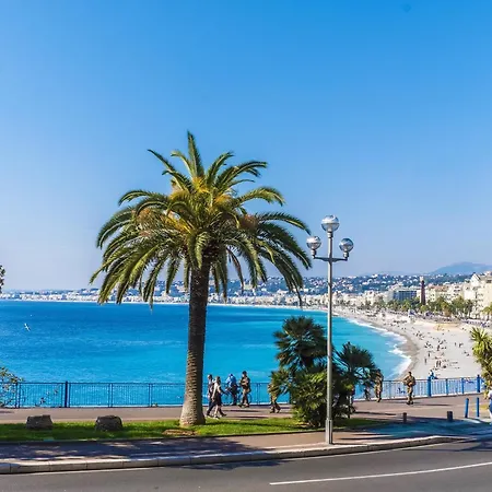 A 2 Pas Du Centre * 니스