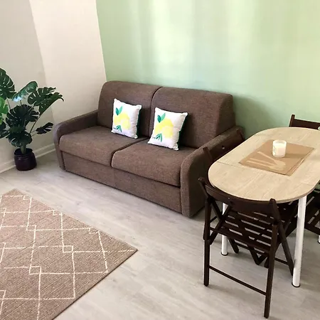 A 2 Pas Du Centre Apartment *